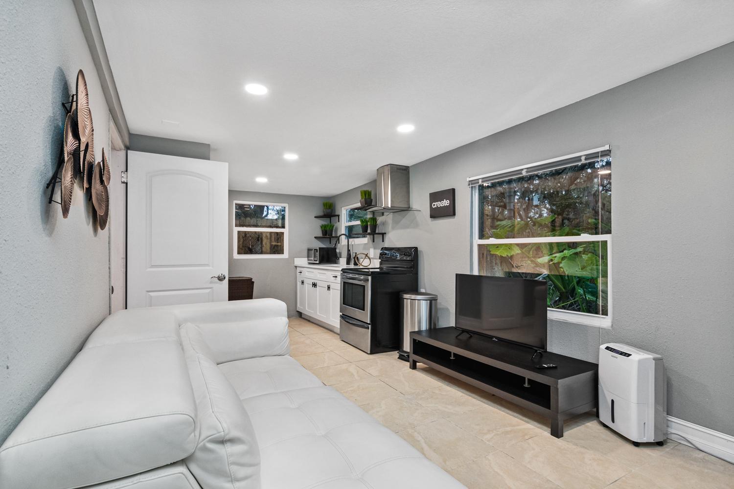 Modern House In Clearwater With Access To A Shared Swimming Pool Apartment เซฟตี้ฮาร์เบอร์ ภายนอก รูปภาพ