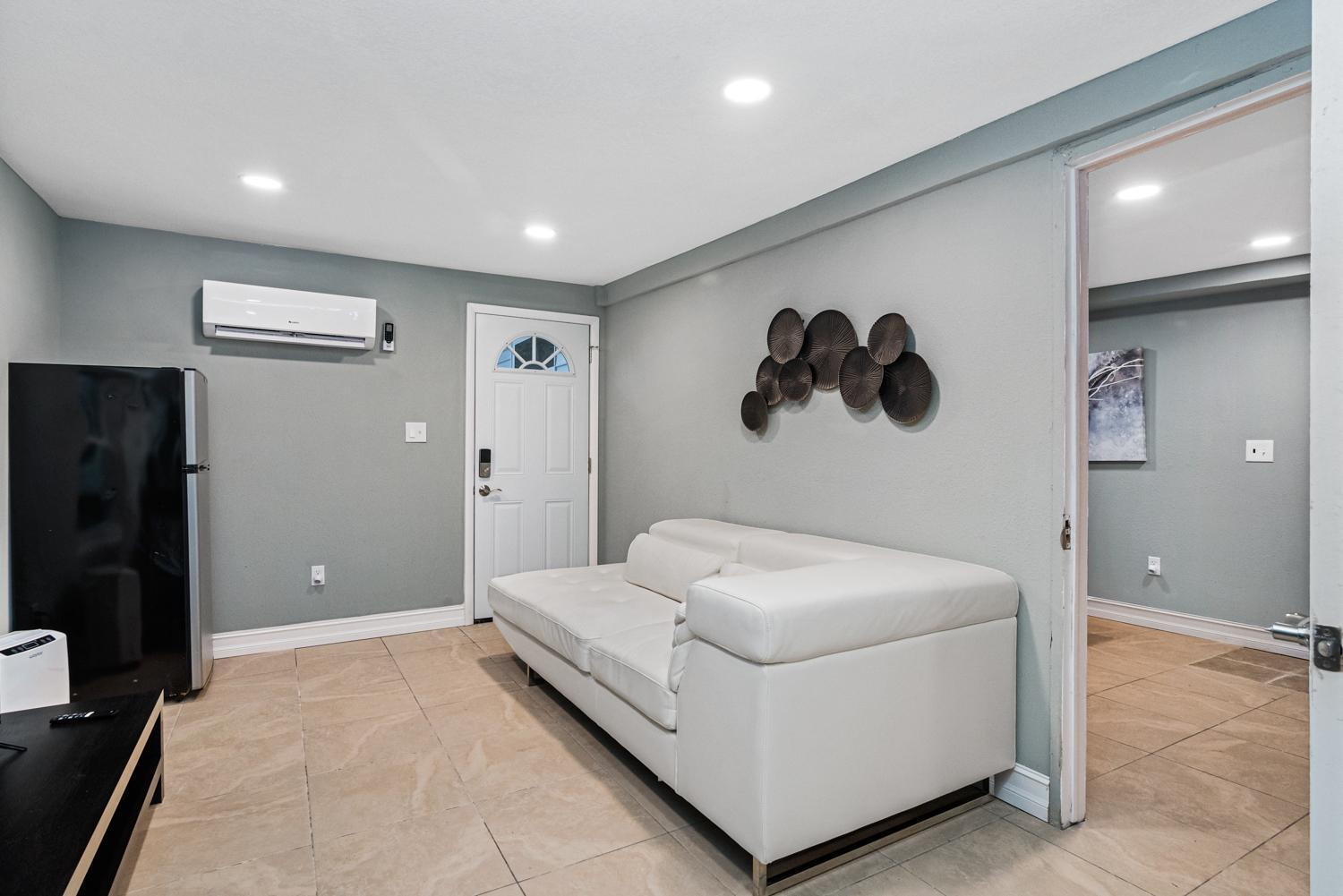 Modern House In Clearwater With Access To A Shared Swimming Pool Apartment เซฟตี้ฮาร์เบอร์ ภายนอก รูปภาพ