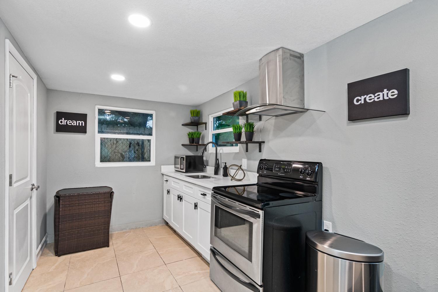 Modern House In Clearwater With Access To A Shared Swimming Pool Apartment เซฟตี้ฮาร์เบอร์ ภายนอก รูปภาพ