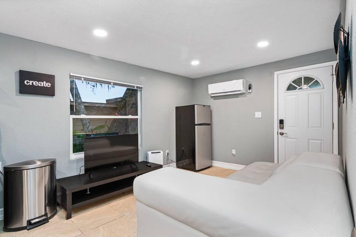 Modern House In Clearwater With Access To A Shared Swimming Pool Apartment เซฟตี้ฮาร์เบอร์ ภายนอก รูปภาพ